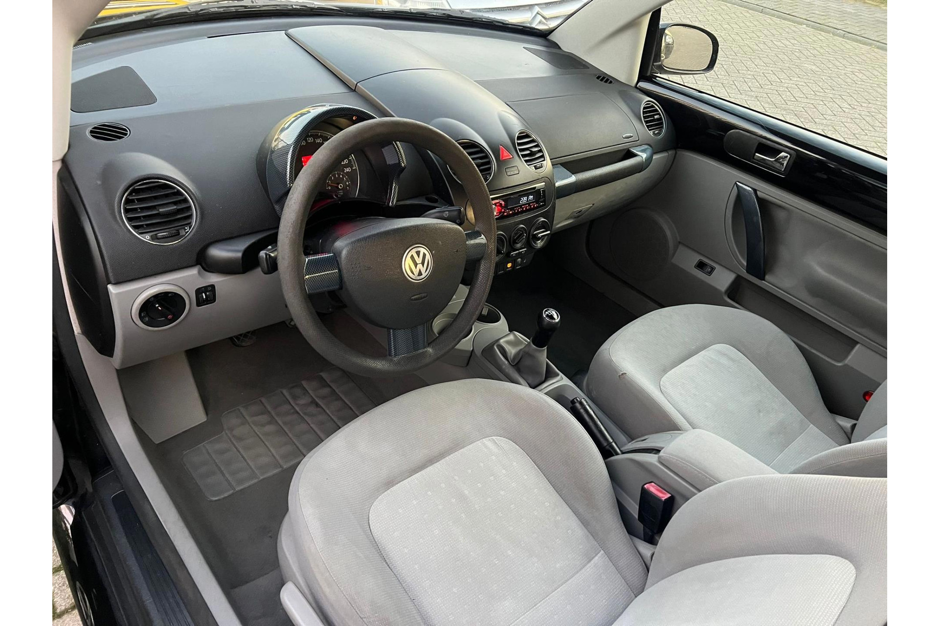 Volkswagen New Beetle Cabriolet 1.6 Highline *Rijklaarprijs *Airco *Onderhouden 41644369-2.jpg | Kose Autos