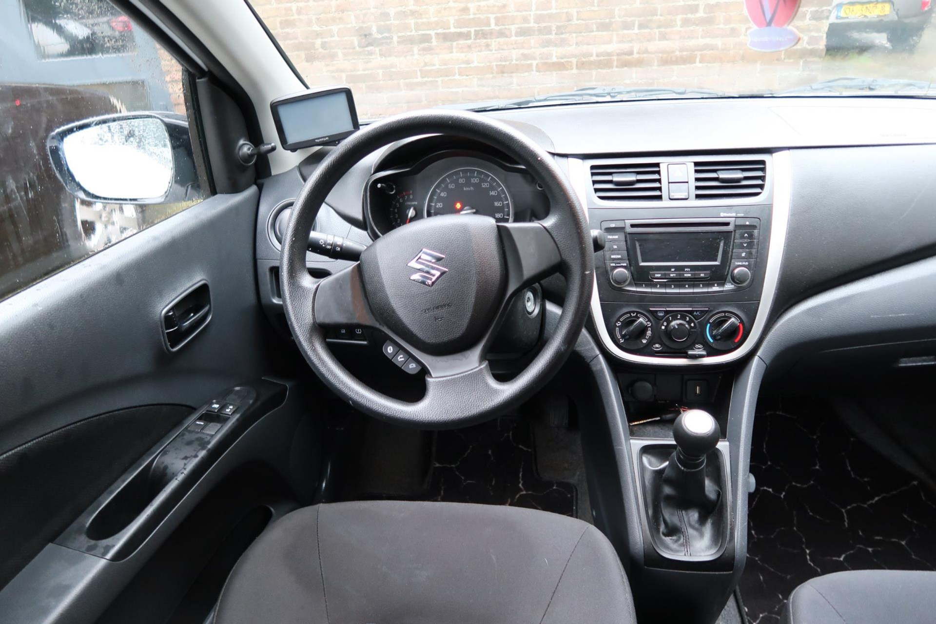 Suzuki Celerio 1.0 Rhino, AIRCO, LM Velgen, spiegelkappen in zilver, genummerde Rhino badge 48883686-4.jpg | Kose Autos