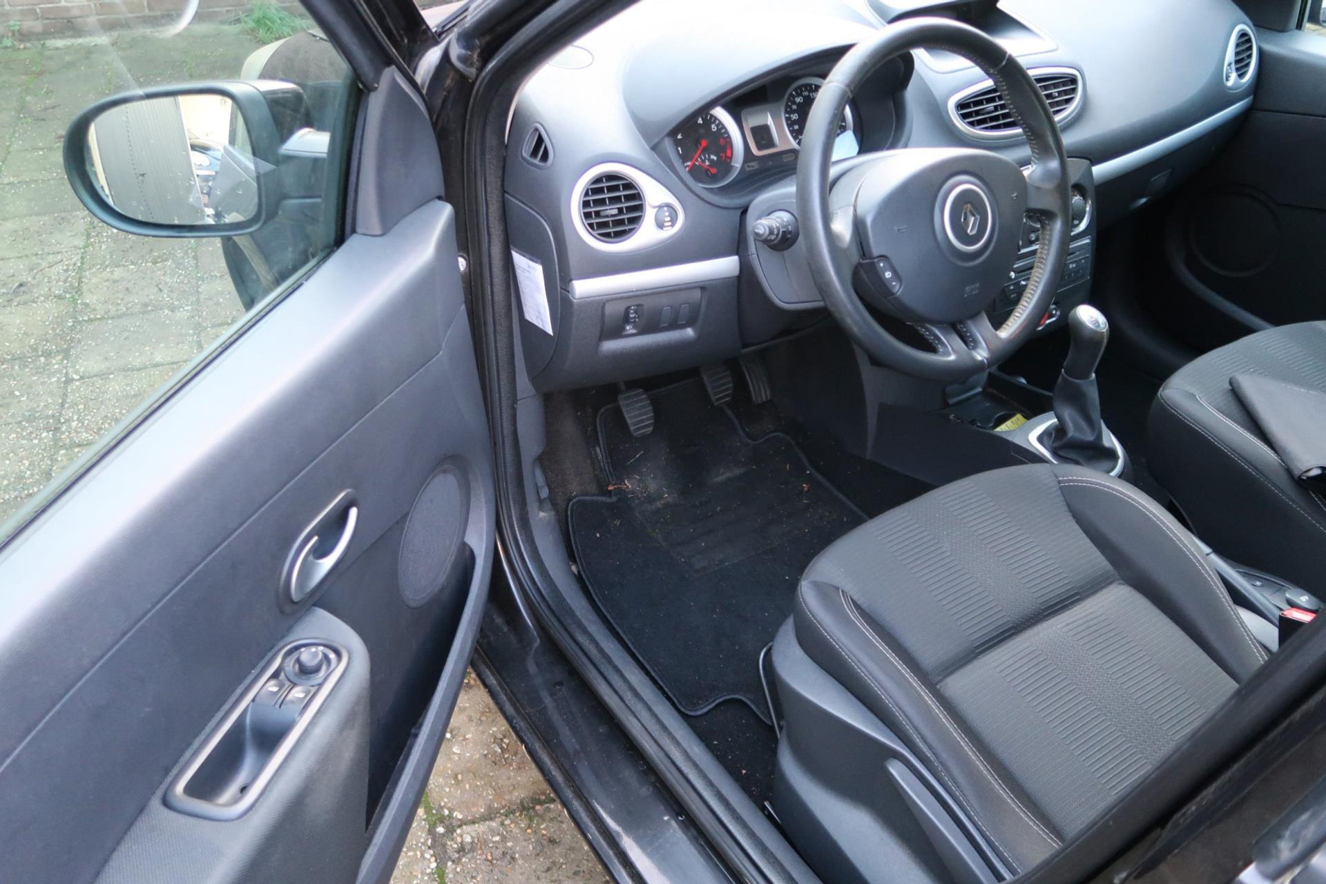 Renault Clio 1.2 Collection *Rijklaarprijs *Airco *NAP 49404597-2.jpg | Kose Autos