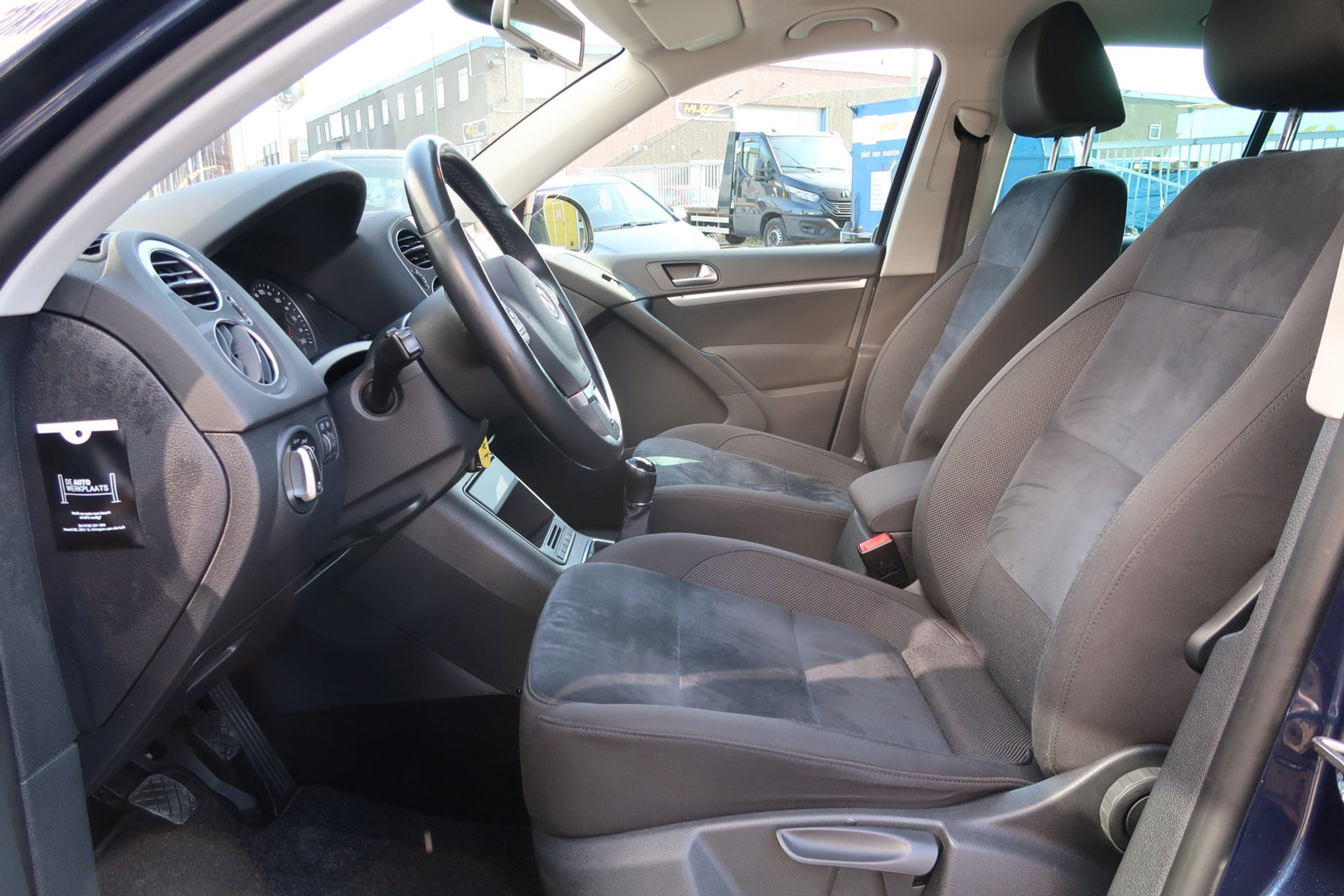 Volkswagen Tiguan 1.4 TSI Sport&Style *Rijklaarprijs *Trekhaak *Dealeronderhouden 50433319-2.jpg | Kose Autos