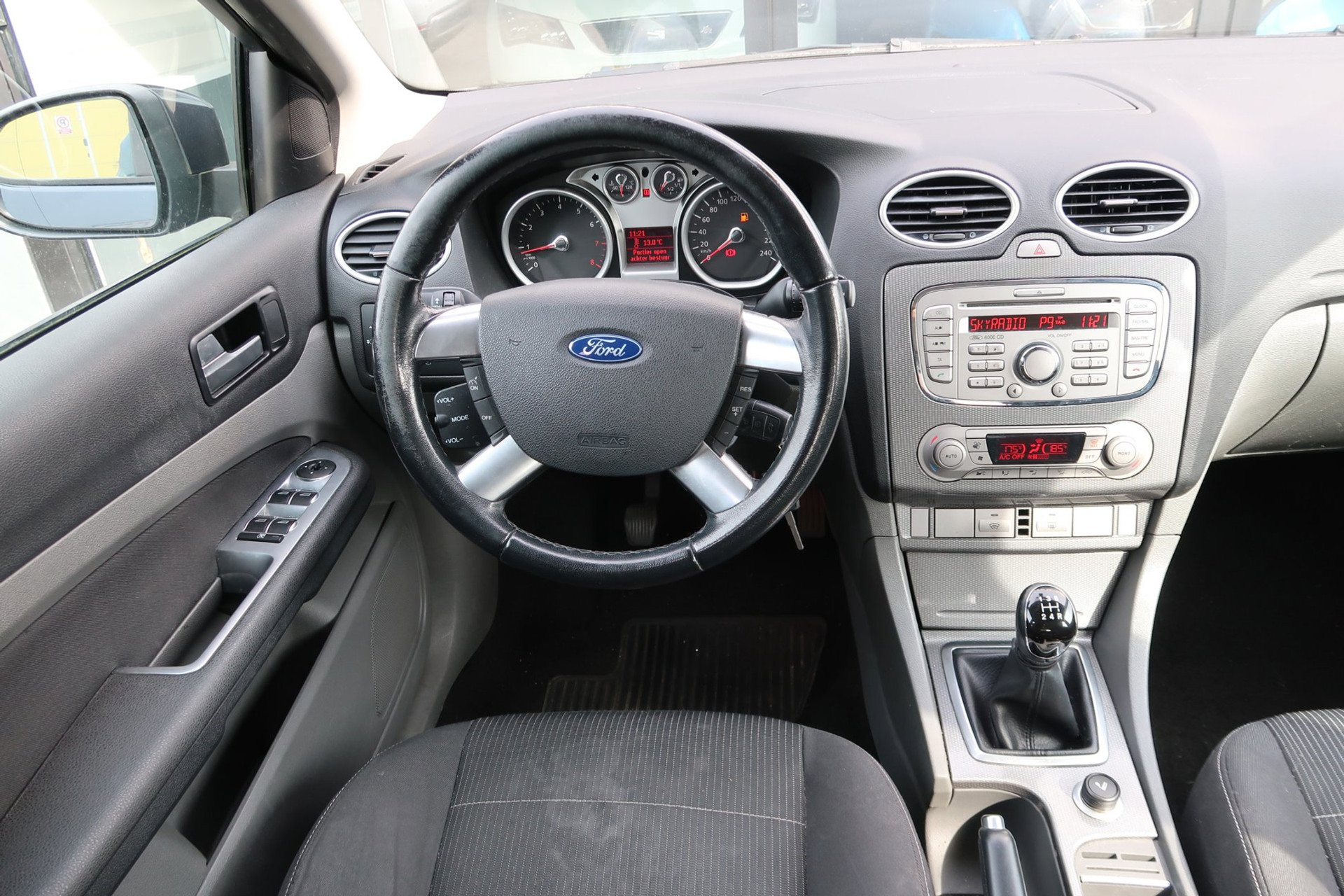 Ford Focus Wagon 1.6 Titanium 52249578-4.jpg | Kose Autos