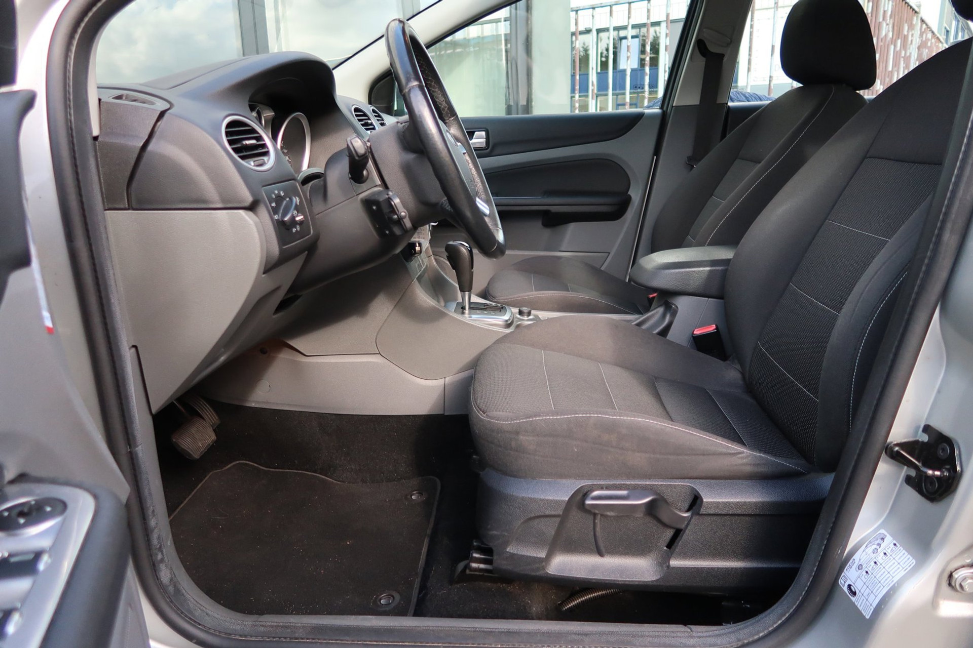 Ford Focus 1.6 Titanium 52363974-2.jpg | Kose Autos