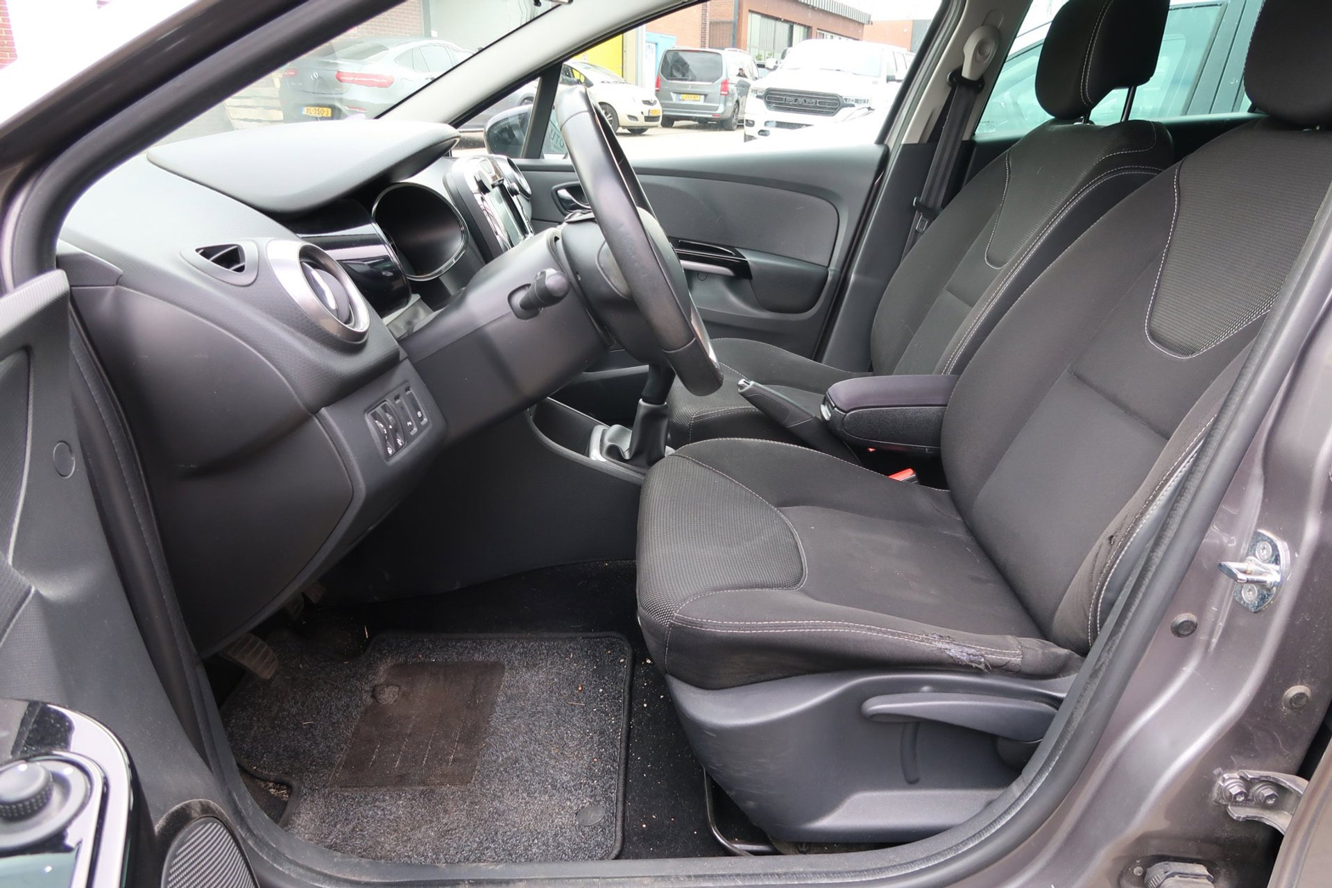 Renault Clio Estate 0.9 TCe Night&Day 52530998-2.jpg | Kose Autos