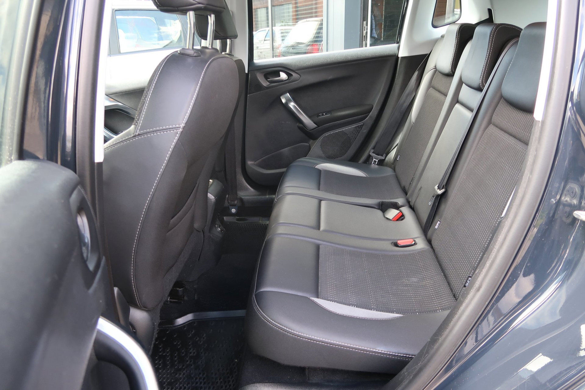 Peugeot 2008 1.2 PureTech Allure *Rijklaarprijs *Dealerondehouden *Nieuwe koppeling 53453209-3.jpg | Kose Autos