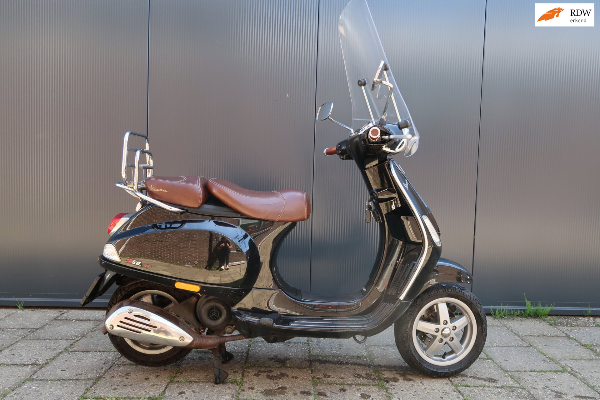 Vespa LX Snorscooter 2T *2e Eigenaar *Onderhouden *Bruine zadel + Handvaten 53625878-0.jpg | Kose Autos
