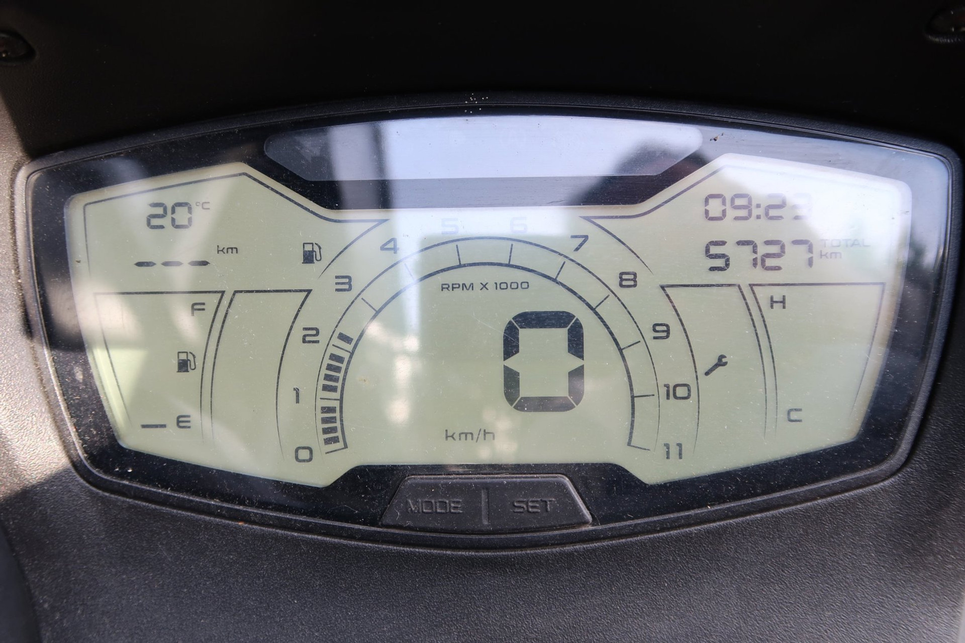 Aprilia SXR Bromscooter 50 *Rijklaarprijs 54101789-4.jpg | Kose Autos
