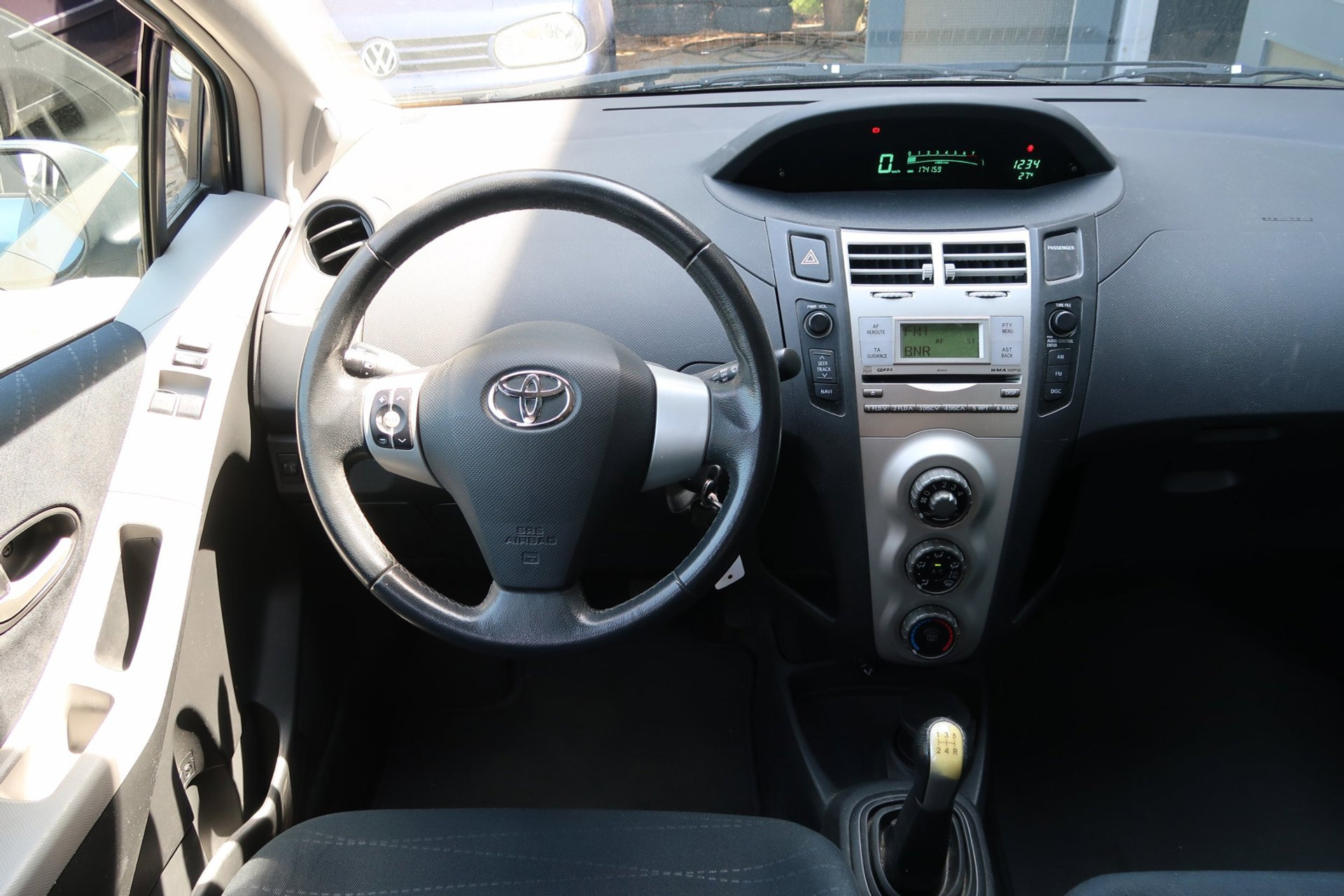 Toyota Yaris 1.3 VVTi Sol *Rijklaarprijs *Airco *Cruise Control *Trekhaak 54892431-3.jpg | Kose Autos