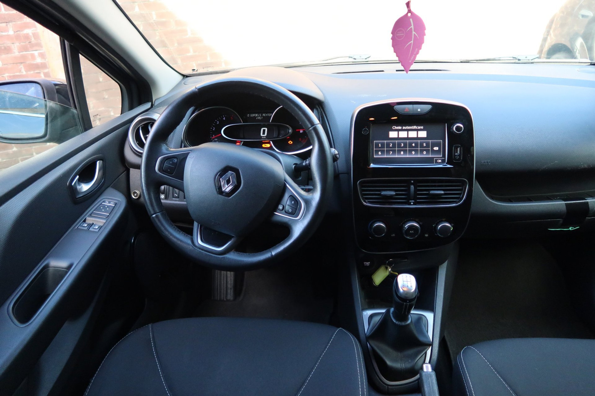 Renault Clio Estate 1.5 dCi Ecoleader Limited *Rijklaarprijs 56896366-3.jpg | Kose Autos