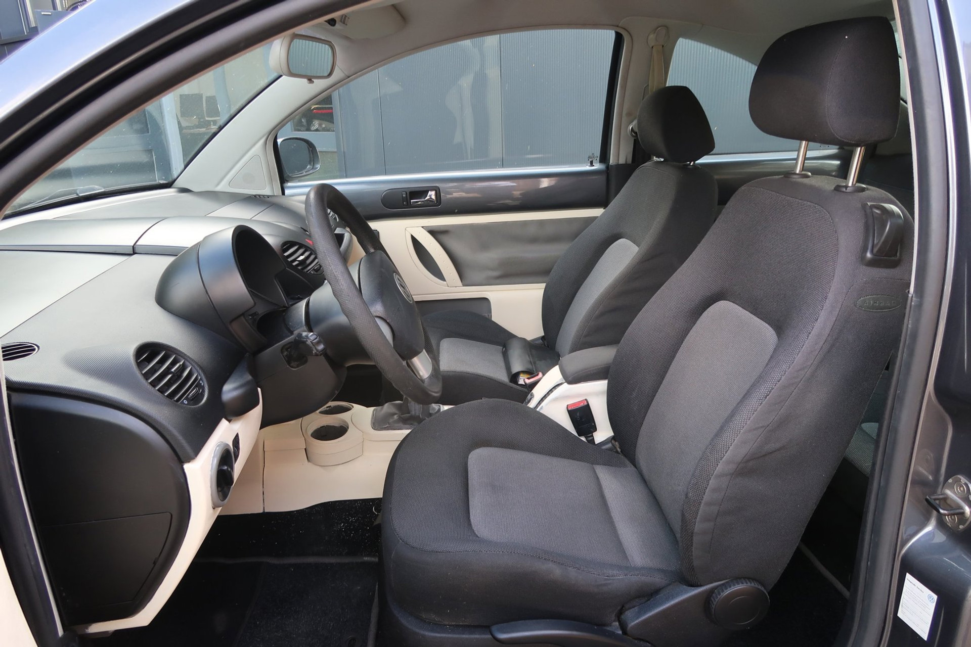 Volkswagen New Beetle 1.6 *Meeneemprijs! Airco! 56971730-2.jpg | Kose Autos