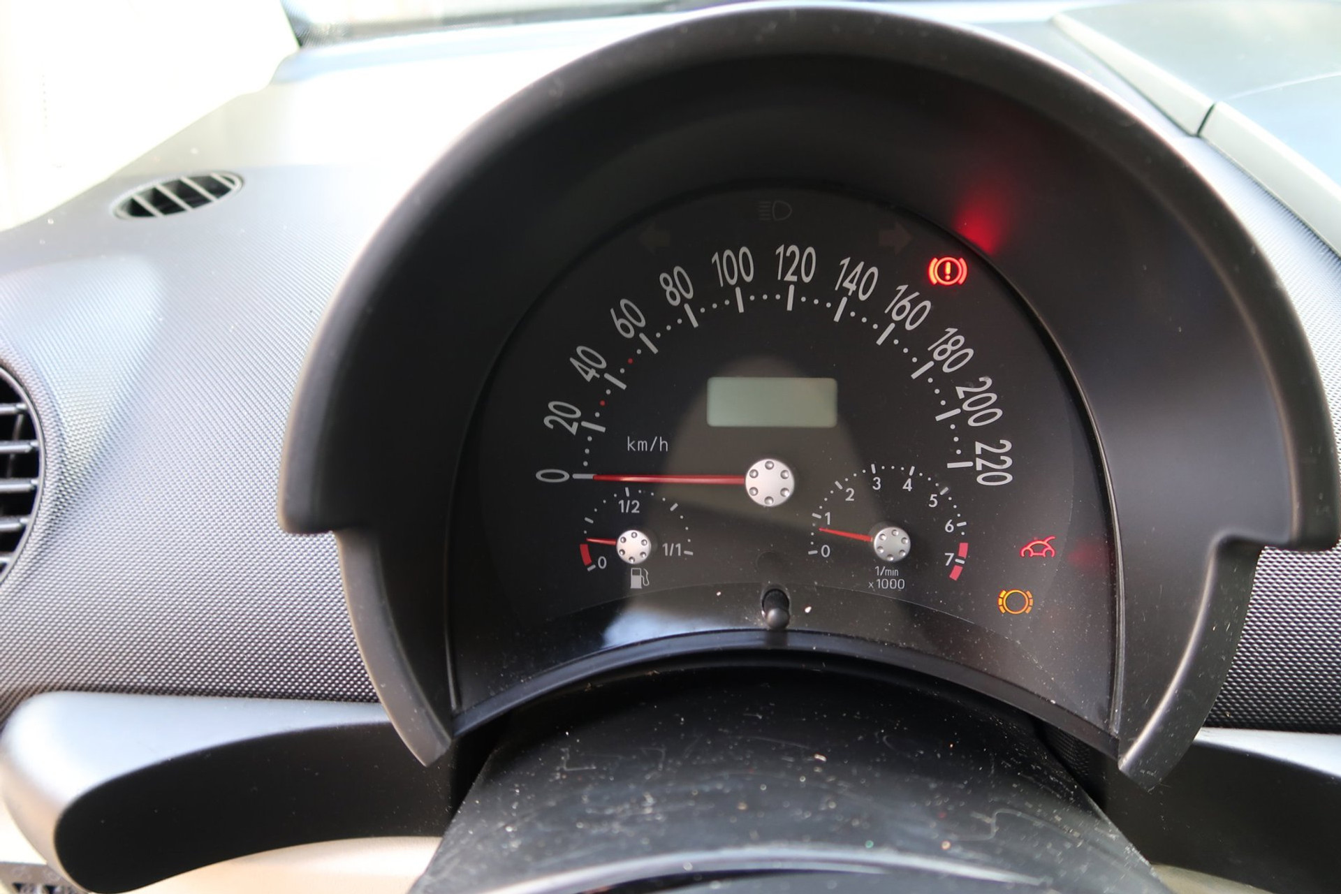 Volkswagen New Beetle 1.6 *Meeneemprijs! Airco! 56971730-3.jpg | Kose Autos