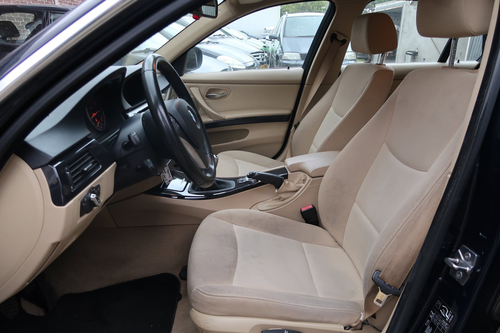 BMW 3 Serie Touring 318i Business Line *Rijklaarprijs *NAP *APK *Onderhouden 57598291-2.jpg | Kose Autos