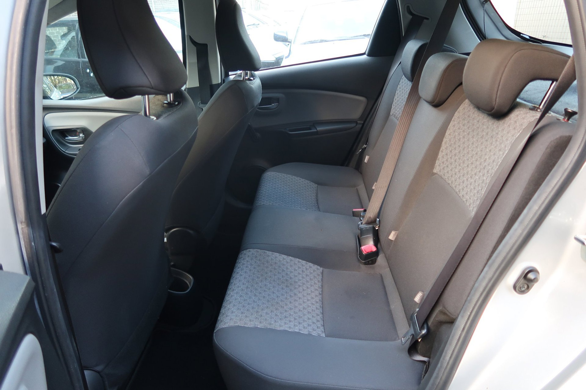 Toyota Yaris 1.3 VVT-i Aspiration *Rijklaarprijs *Airco *NAP 57626316-4.jpg | Kose Autos