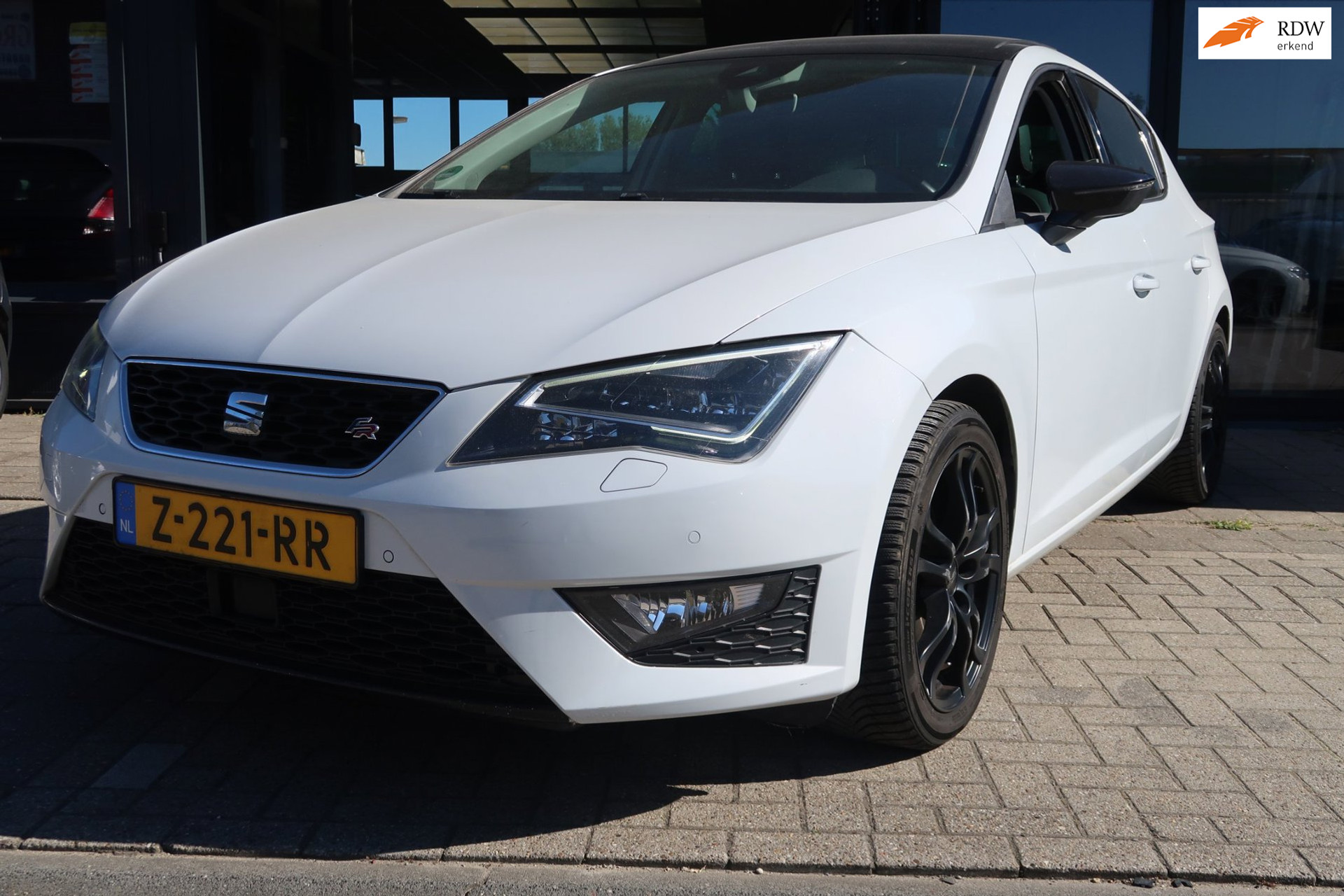 SEAT Leon 1.8 TSI FR Connect, Alcantara stoelem, LM velgen, Pano, Climate control, Stoelverwarming, LED 39093963-0.jpg | Kose Autos